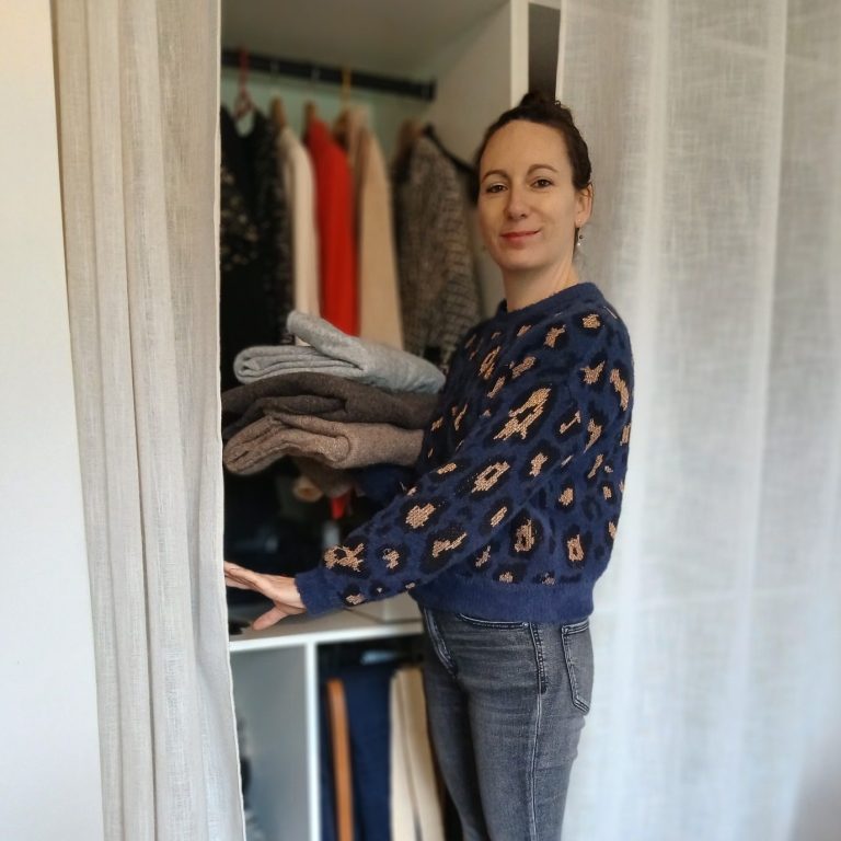 Aurore, organisatrice d’intérieur à Bordeaux, accompagnant ses clients vers sérénité et clarté chez eux
